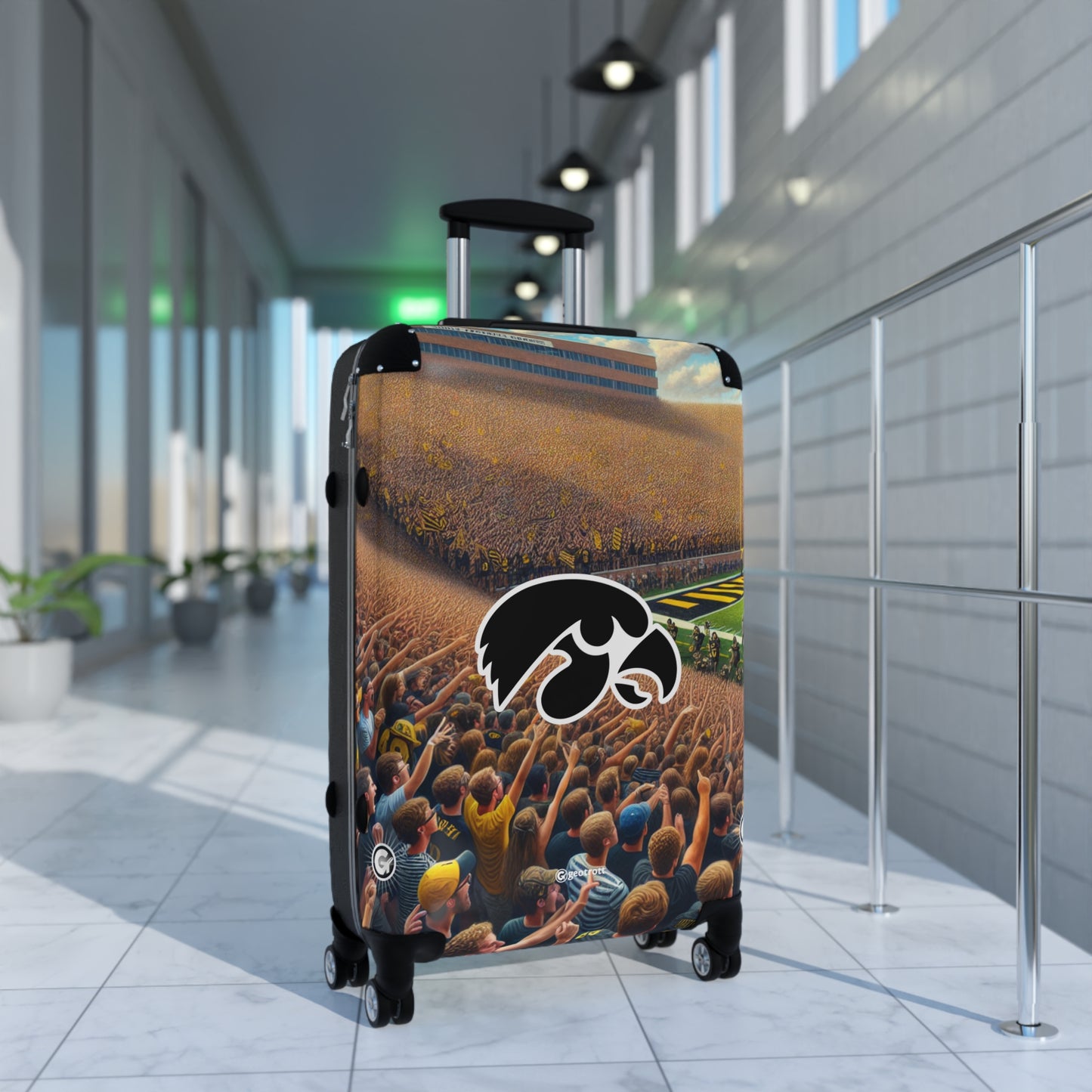 Iowa University Hawkeyes College Football Team Luggage Bag Rolling Suitcase Spinner