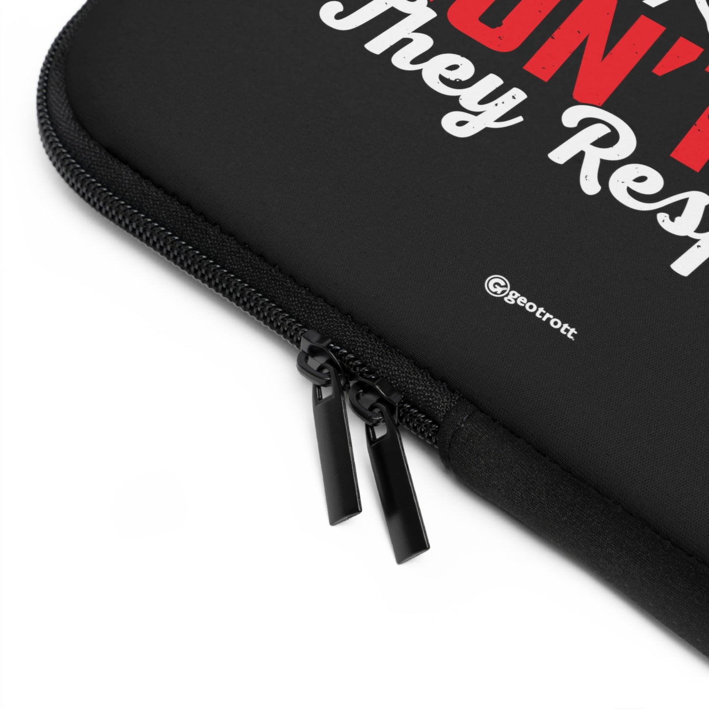 Gamers Don'T Die They Respawn Gamer Gaming Lightweight Smooth Neoprene Laptop Sleeve