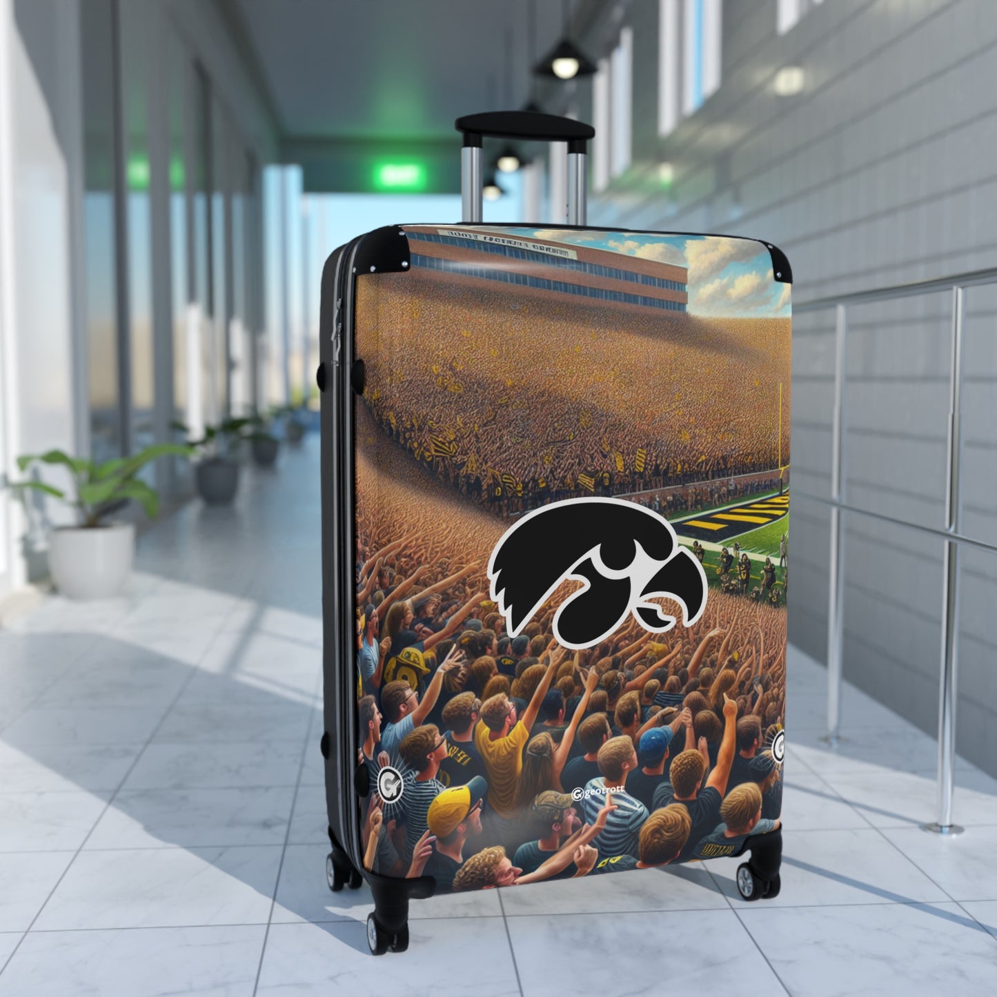 Iowa University Hawkeyes College Football Team Luggage Bag Rolling Suitcase Spinner