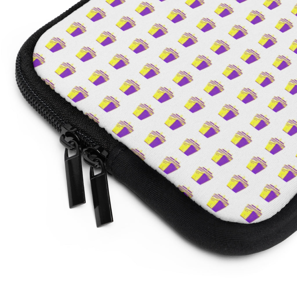 Geotrott Purple Cruise Ships Pattern White Laptop Sleeve