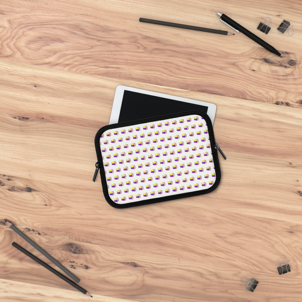 Geotrott Purple Cruise Ships Pattern White Laptop Sleeve