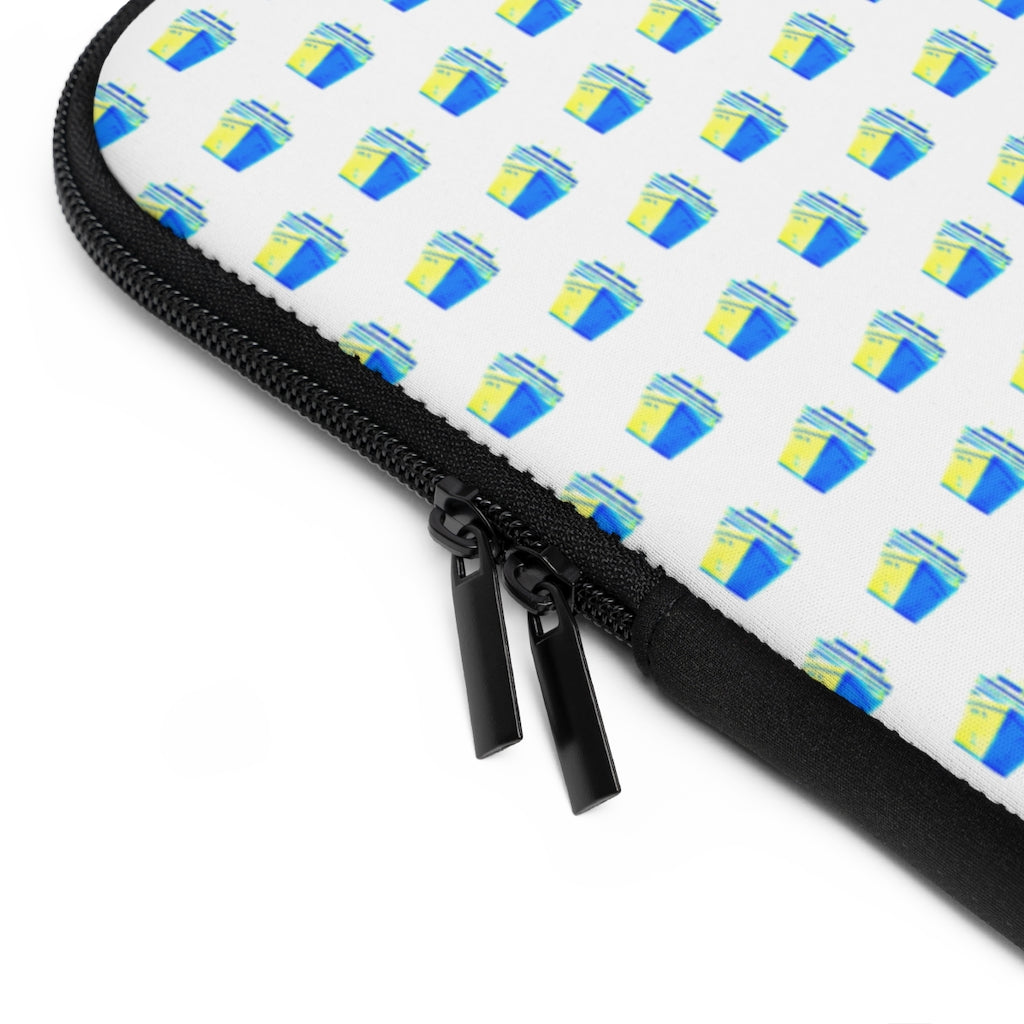 Geotrott Old Blue Cruise Ships Pattern White Laptop Sleeve