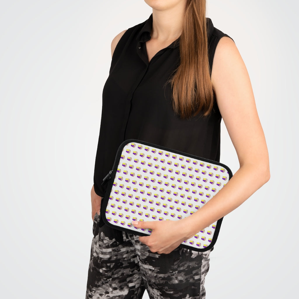 Geotrott Purple Cruise Ships Pattern White Laptop Sleeve