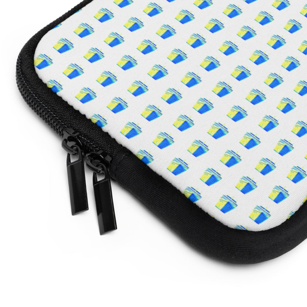 Geotrott Old Blue Cruise Ships Pattern White Laptop Sleeve