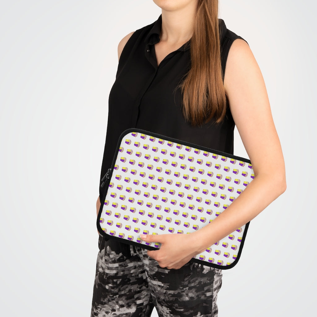 Geotrott Purple Cruise Ships Pattern White Laptop Sleeve