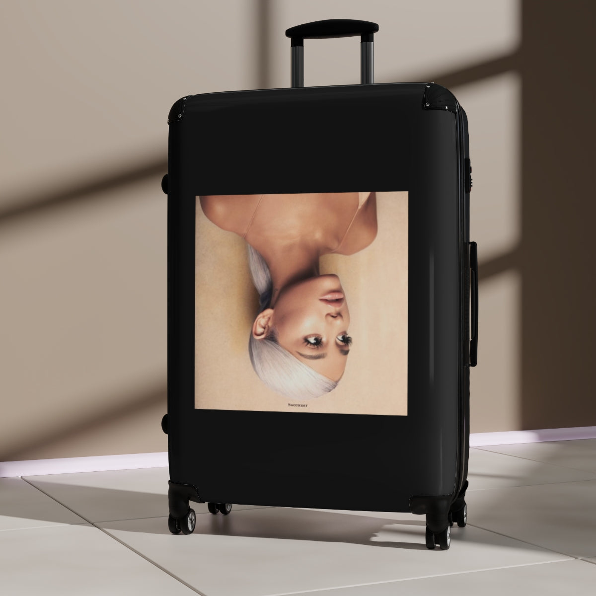 Getrott Ariana Grande Sweetener 2018 Black Cabin Suitcase Inner Pockets Extended Storage Adjustable Telescopic Handle Inner Pockets Double wheeled Polycarbonate Hard-shell Built-in Lock