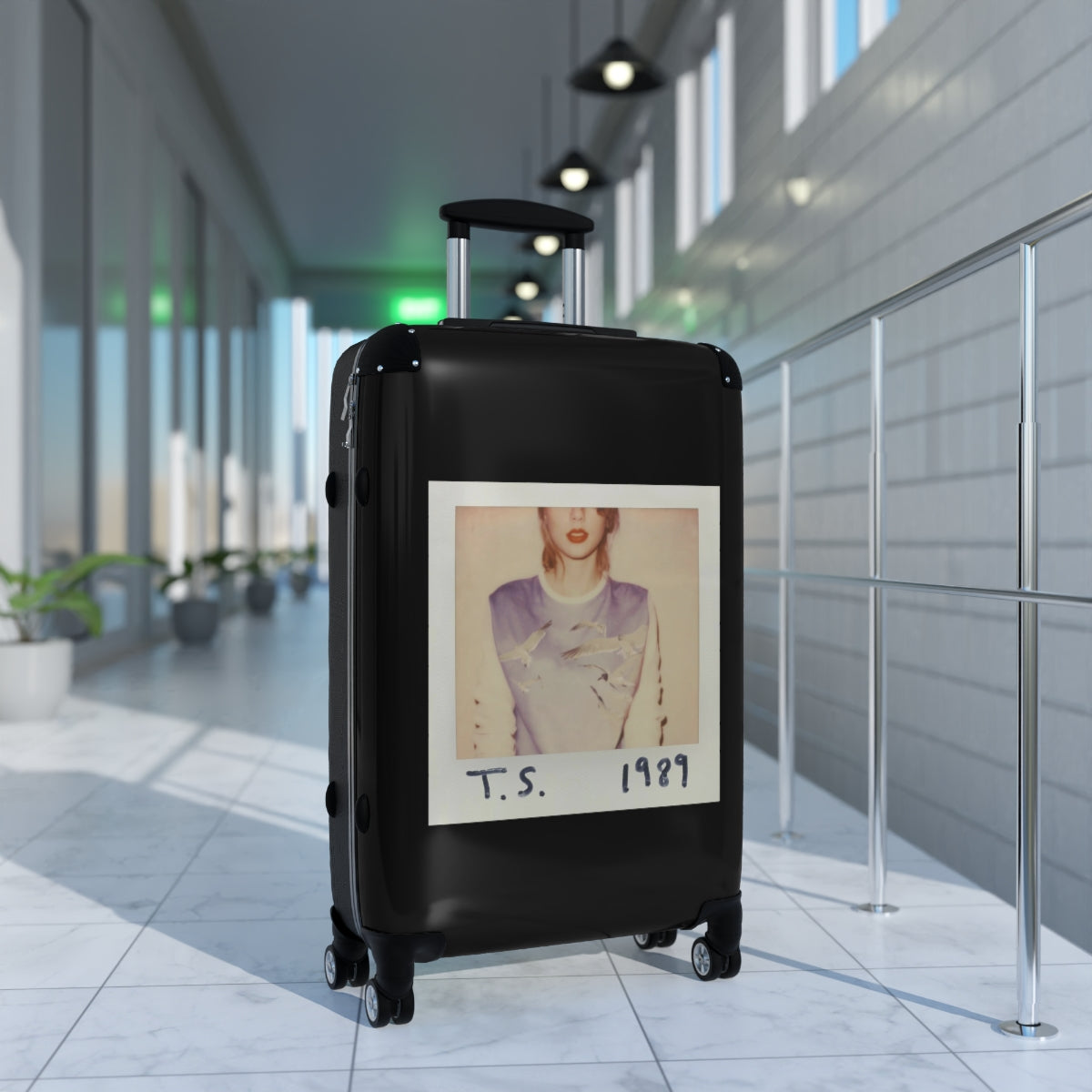 Getrott Taylor Swift 1989 2014 Black Cabin Suitcase Inner Pockets Extended Storage Adjustable Telescopic Handle Inner Pockets Double wheeled Polycarbonate Hard-shell Built-in Lock