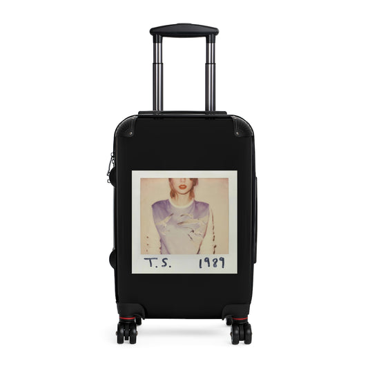 Getrott Taylor Swift 1989 2014 Black Cabin Suitcase Extended Storage Adjustable Telescopic Handle Double wheeled Polycarbonate Hard-shell Built-in Lock-Bags-Geotrott